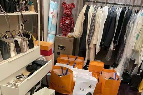 菏泽东明县回收一线品牌衣服